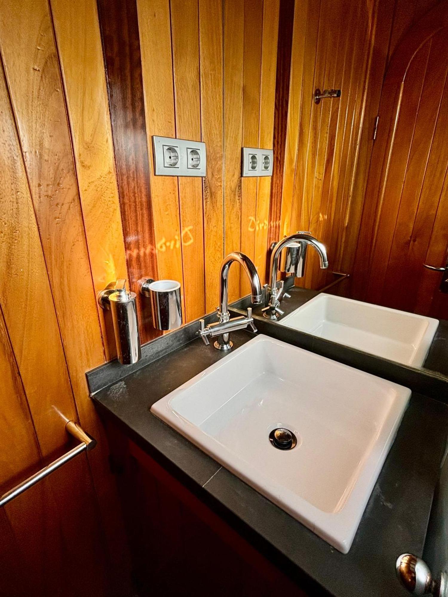 Bateau-hôtel Wooden Boat- La Goletta *